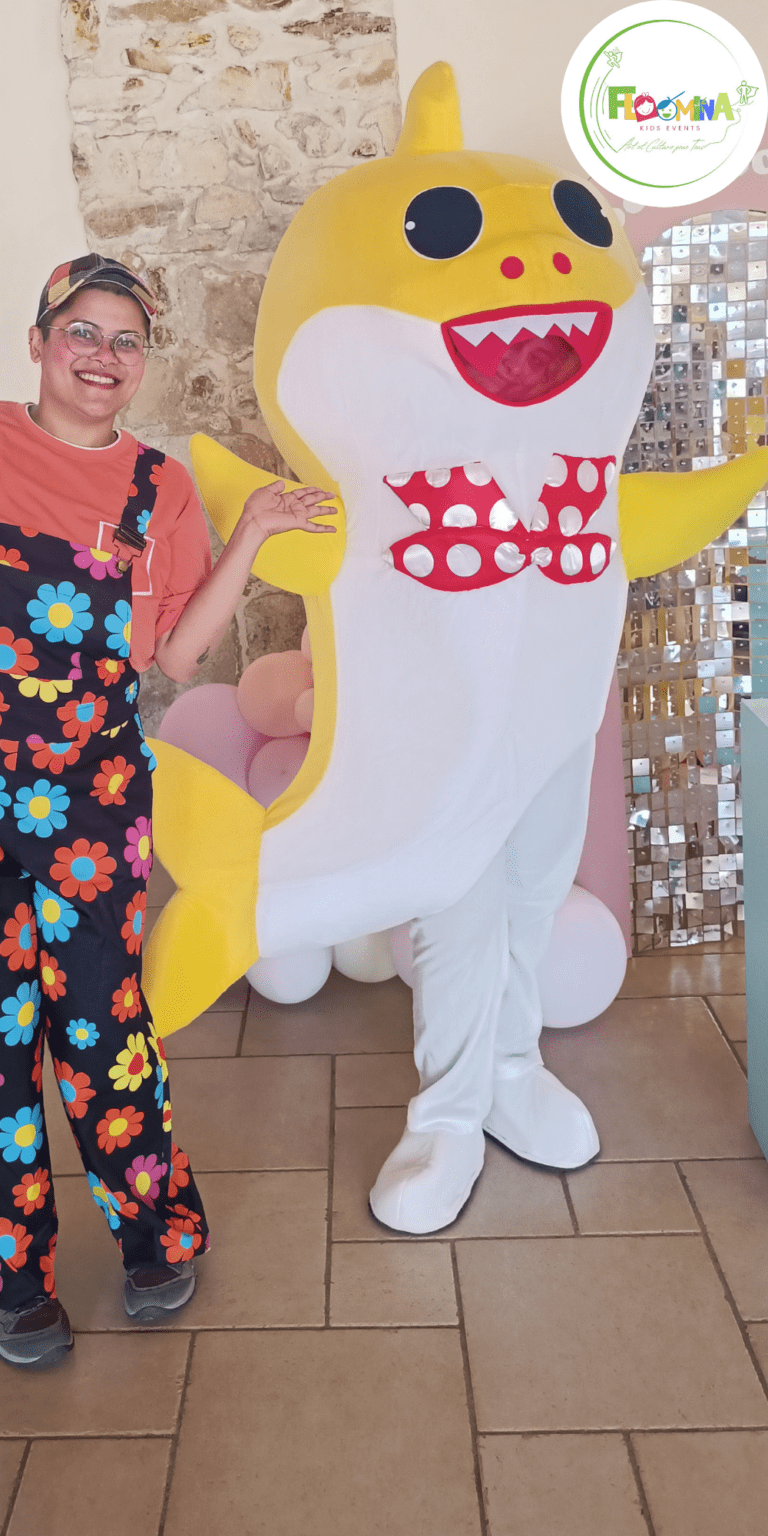 baby Shark Mascotte france